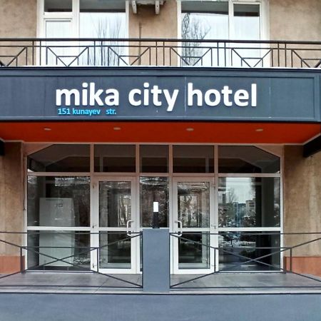 Mika City Hotel Алма Ата Екстериор снимка