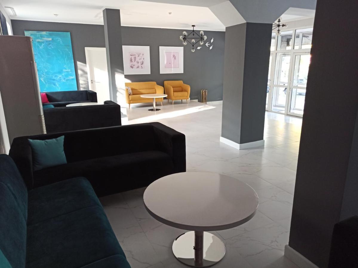 Mika City Hotel Алма Ата Екстериор снимка