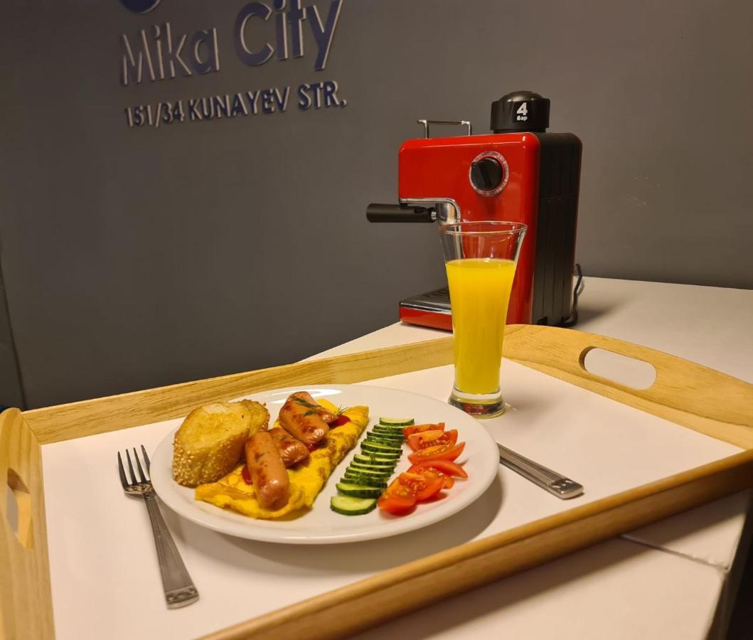 Mika City Hotel Алма Ата Екстериор снимка