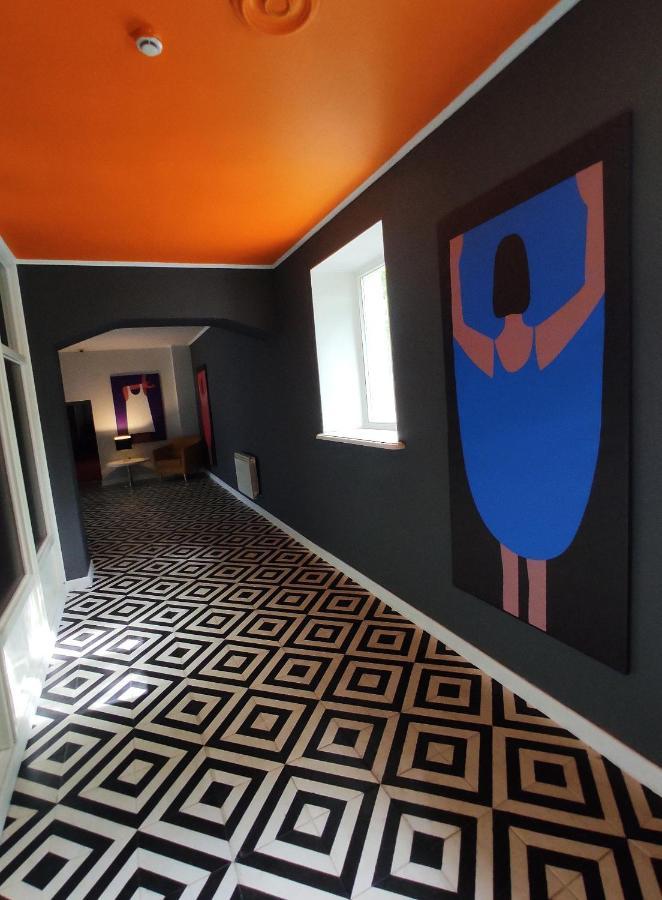 Mika City Hotel Алма Ата Екстериор снимка