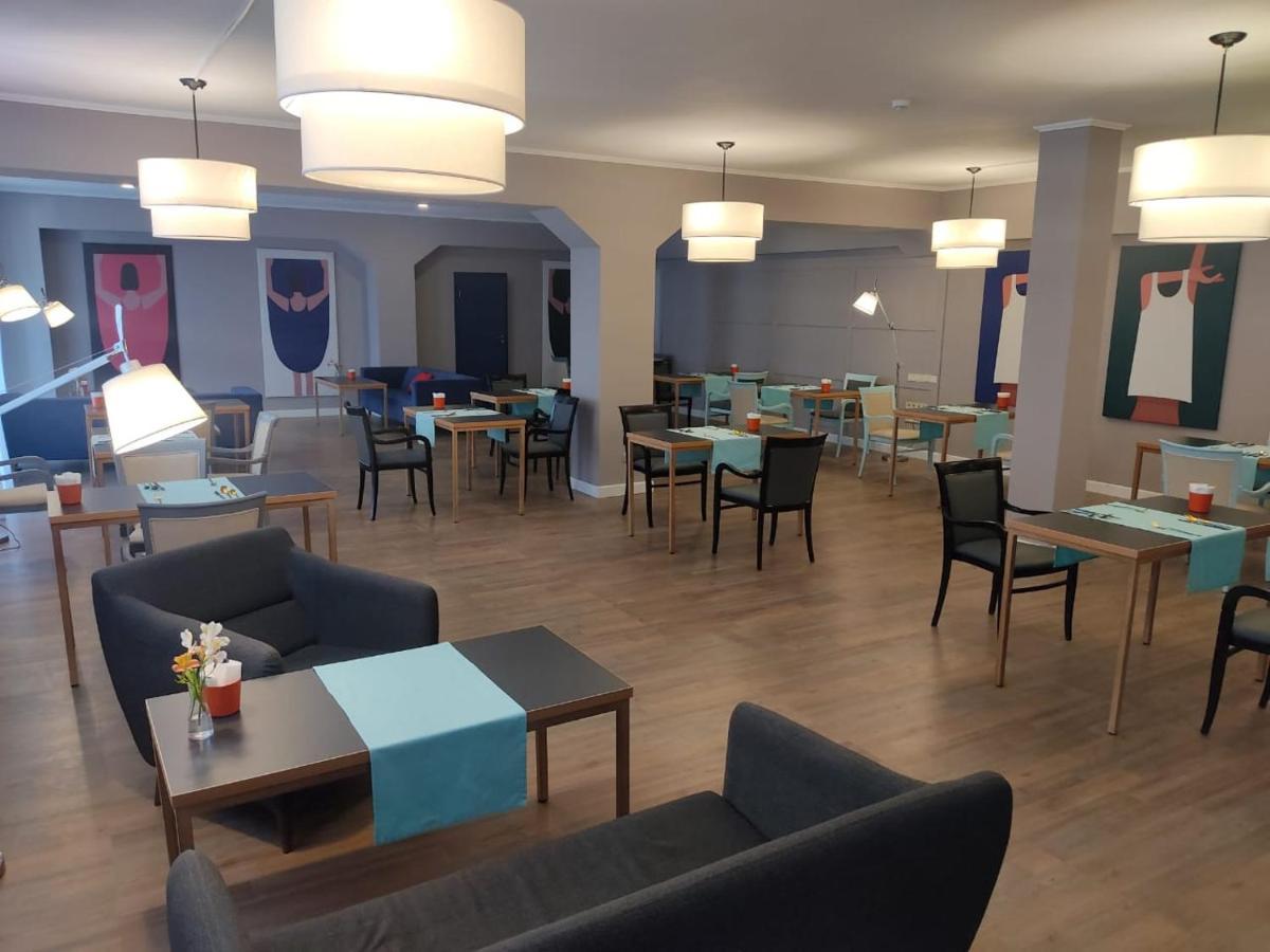 Mika City Hotel Алма Ата Екстериор снимка