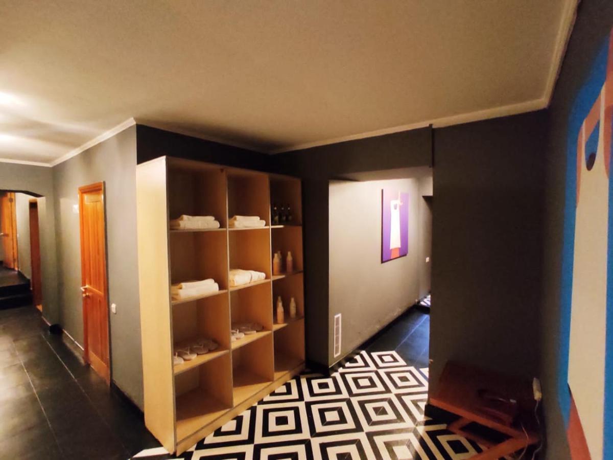 Mika City Hotel Алма Ата Екстериор снимка