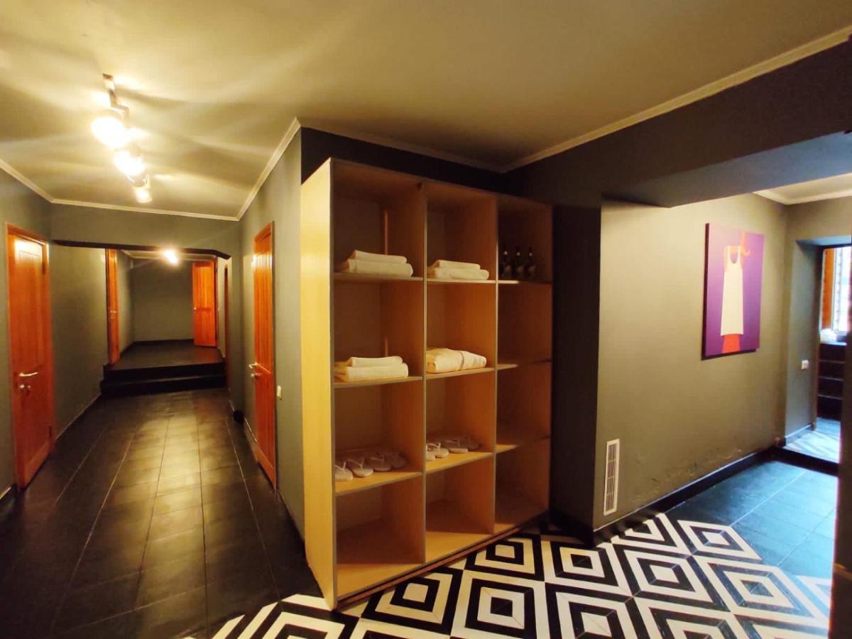 Mika City Hotel Алма Ата Екстериор снимка