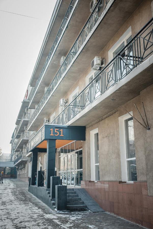 Mika City Hotel Алма Ата Екстериор снимка