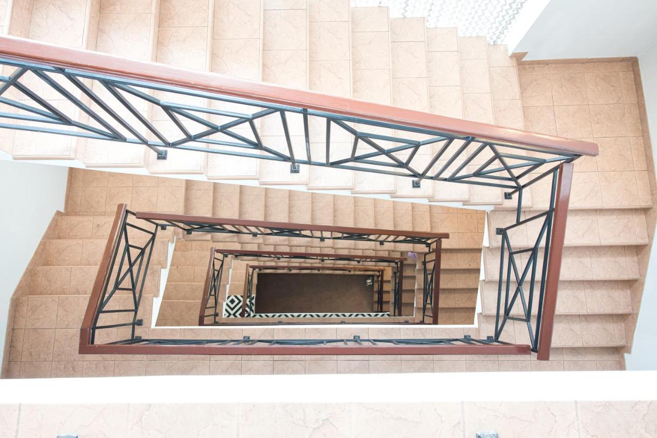 Mika City Hotel Алма Ата Екстериор снимка