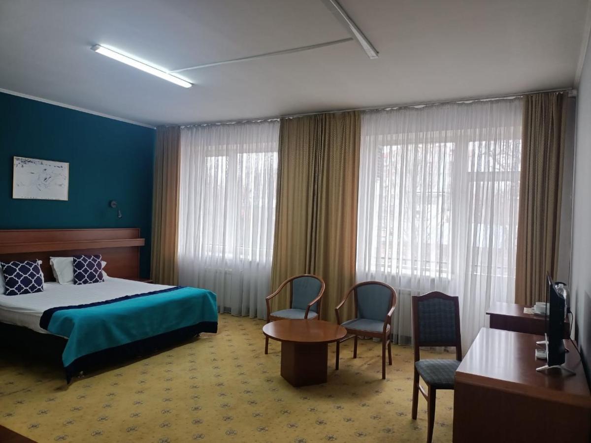 Mika City Hotel Алма Ата Екстериор снимка
